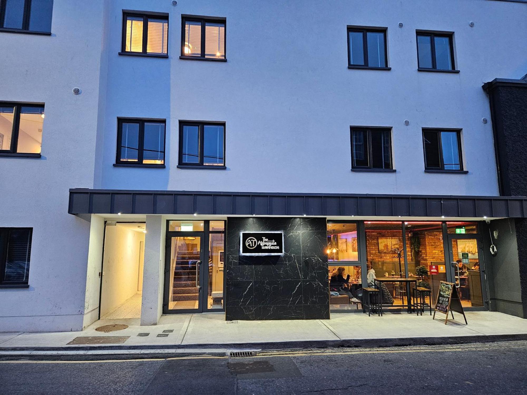ホテル The Abbeygate Townhouse ゴールウェイ エクステリア 写真
